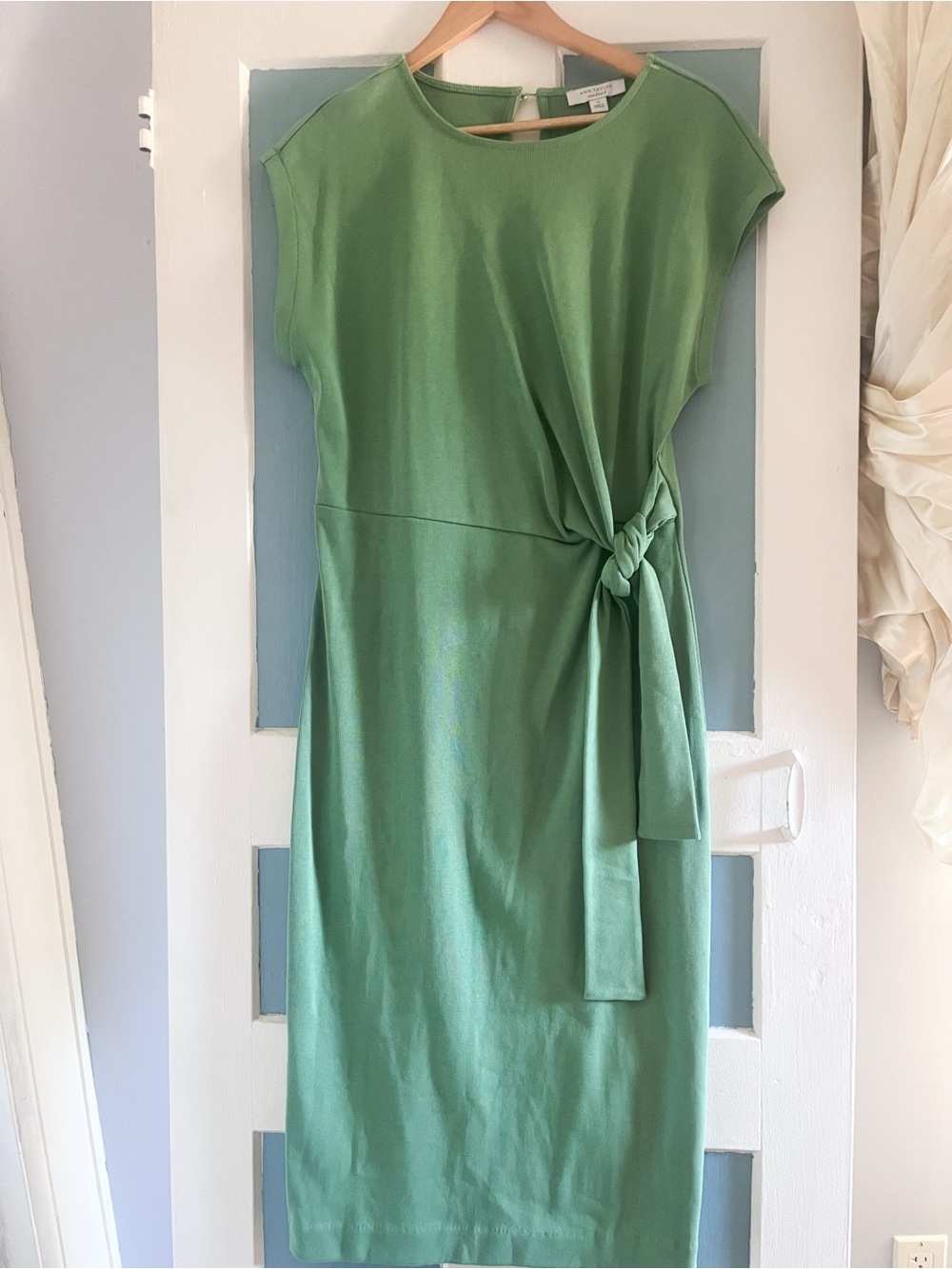 NWT Sleeveless Green Tie-Waist Knit Midi Dress Ann Taylor - Picture 2 of 5